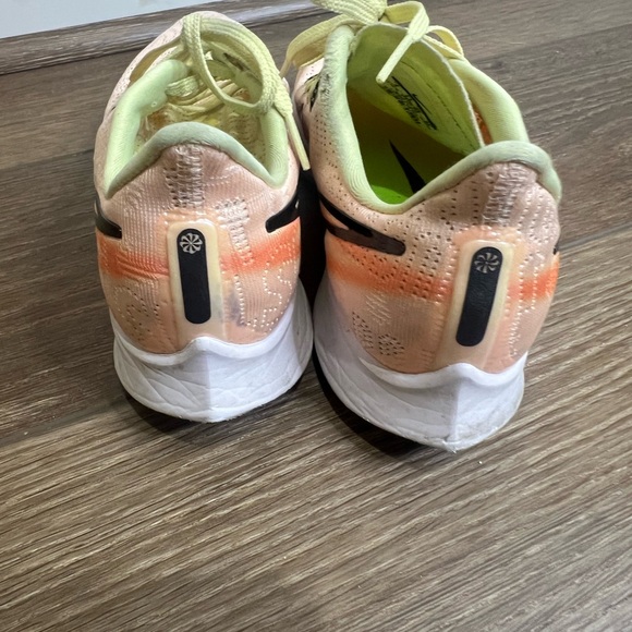 Nike Air Zoom Pegasus 36 PRM Rise Running Shoes - Picture 7 of 12